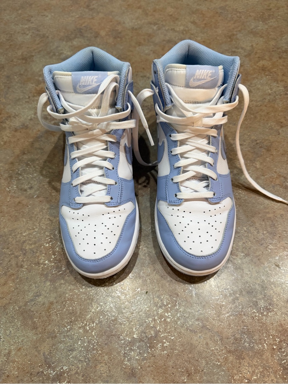 Nike Dunk High Sneakers. Size
Women's 8